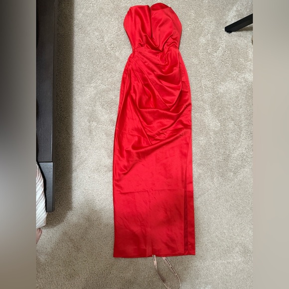 House of CB Adrienne Dress in Red - Picture 4 of 8